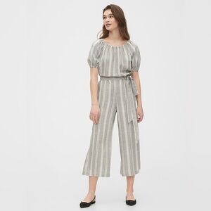 GAP Gray Striped Puff Sleeve Jumpsuit